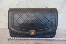 Load image into Gallery viewer, CHANEL Diana matelasse chain shoulder bag Lambskin Black/Gold hadware Shoulder bag 700120103
