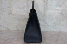 Load image into Gallery viewer, HERMES KELLY 32 Graine Couchevel leather Navy 〇V Engraving Shoulder bag 800070087