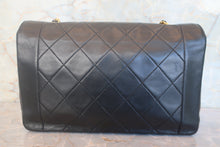 Load image into Gallery viewer, CHANEL Diana matelasse chain shoulder bag Lambskin Black/Gold hadware Shoulder bag 700120103