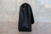 Load image into Gallery viewer, CHANEL Diana matelasse chain shoulder bag Lambskin Black/Gold hadware Shoulder bag 700120103