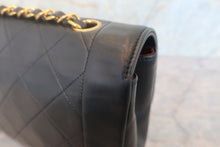 Load image into Gallery viewer, CHANEL Diana matelasse chain shoulder bag Lambskin Black/Gold hadware Shoulder bag 700120103