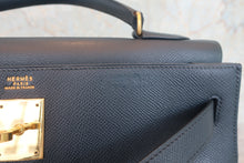 Load image into Gallery viewer, HERMES KELLY 32 Graine Couchevel leather Navy 〇V Engraving Shoulder bag 800070087