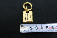 將圖片載入圖庫檢視器 CHANEL/シャネル ロゴブローチ 金メッキ ゴールド ブローチ300070146