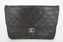 Load image into Gallery viewer, CHANEL Matelasse Chain shoulder bag Lambskin Black/Gold hardware Shoulder bag 800090232