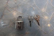 將圖片載入圖庫檢視器 HERMES/エルメス ピコタンロックMM トリヨンクレマンス ルビー □O刻印 ハンドバッグ 700100191