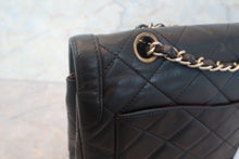 Load image into Gallery viewer, CHANEL Paris Limited Matelasse double flap chain shoulder bag Lambskin Black/Gold hadware Shoulder bag 700120118