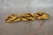 Load image into Gallery viewer, CHANEL CC mark brooch Gold plate Gold Brooch 700040096