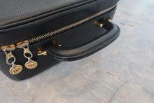 画像をギャラリービューアに読み込む, CHANEL/シャネル ココマークバニティ キャビアスキン ブラック/ゴールド金具 バニティ 800030013