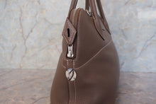 Load image into Gallery viewer, HERMES/BOLIDE 31 Clemence leather Etoupe gray □K Engraving Hand bag 700060018