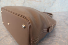 Load image into Gallery viewer, HERMES/BOLIDE 31 Clemence leather Etoupe gray □K Engraving Hand bag 700060018
