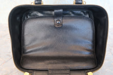 画像をギャラリービューアに読み込む, CHANEL/シャネル ココマークバニティ キャビアスキン ブラック/ゴールド金具 バニティ 800030013