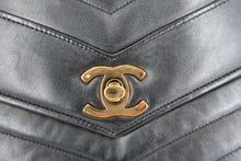 画像をギャラリービューアに読み込む, CHANEL/シャネル Vステッチチェーンショルダーバッグ ラムスキン ブラック/ゴールド金具 ショルダーバッグ 800100012