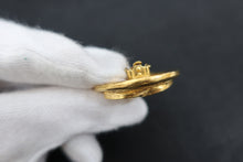 將圖片載入圖庫檢視器 CHANEL/シャネル ロゴイヤリング 金メッキ ゴールド イヤリング 300110080