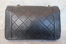 Load image into Gallery viewer, CHANEL Diana matelasse chain shoulder bag Lambskin Black/Gold hadware Shoulder bag 700120113