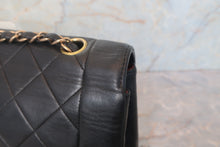 Load image into Gallery viewer, CHANEL Diana matelasse chain shoulder bag Lambskin Black/Gold hadware Shoulder bag 700120113
