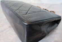 Load image into Gallery viewer, CHANEL Diana matelasse chain shoulder bag Lambskin Black/Gold hadware Shoulder bag 700120113
