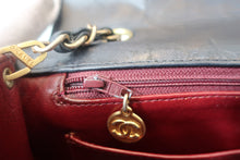 Load image into Gallery viewer, CHANEL Diana matelasse chain shoulder bag Lambskin Black/Gold hadware Shoulder bag 700120113