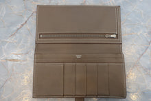 Load image into Gallery viewer, HERMES  Bearn Soufflet Epsom leather Rose jaipur/Etoupe gray □P Engraving Wallet 700040093