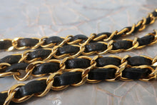 Load image into Gallery viewer, CHANEL Matelasse chain shoulder bag Lambskin Black/Gold hadware Shoulder bag 700120111