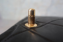 Load image into Gallery viewer, CHANEL Matelasse chain shoulder bag Lambskin Black/Gold hadware Shoulder bag 700120111