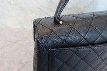 画像をギャラリービューアに読み込む, CHANEL/シャネル マトラッセ台形ハンドバッグ キャビアスキン ブラック/ゴールド金具 ハンドバッグ 800020270