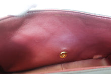 Load image into Gallery viewer, CHANEL Matelasse chain shoulder bag Lambskin Black/Gold hadware Shoulder bag 700120111