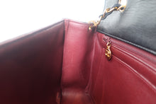 Load image into Gallery viewer, CHANEL Matelasse chain shoulder bag Lambskin Black/Gold hadware Shoulder bag 700120111