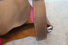 Load image into Gallery viewer, HERMES PICOTIN PM Bi-color Chevre myzore goatskim Etoupe gray/Rose shocking □K Engraving Hand bag 700050220