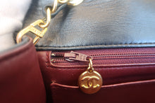 Load image into Gallery viewer, CHANEL Matelasse chain shoulder bag Lambskin Black/Gold hadware Shoulder bag 700120111