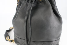 將圖片載入圖庫檢視器 CHANEL/シャネル 巾着チェーンショルダーバッグ ラムスキン ブラック/ゴールド金具 ショルダーバッグ 800080190