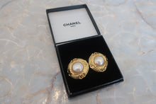 將圖片載入圖庫檢視器 CHANEL/シャネル パールイヤリング 金メッキ ゴールド イヤリング 500060113