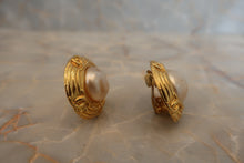 將圖片載入圖庫檢視器 CHANEL/シャネル パールイヤリング 金メッキ ゴールド イヤリング 500060113