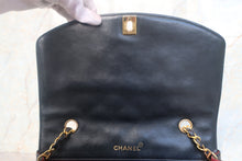 Load image into Gallery viewer, CHANEL Diana matelasse chain shoulder bag Lambskin Black/Gold hadware Shoulder bag 700120110