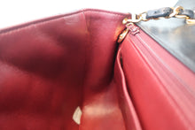 Load image into Gallery viewer, CHANEL Diana matelasse chain shoulder bag Lambskin Black/Gold hadware Shoulder bag 800030022
