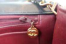Load image into Gallery viewer, CHANEL Diana matelasse chain shoulder bag Lambskin Black/Gold hadware Shoulder bag 700120110