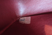 Load image into Gallery viewer, CHANEL Diana matelasse chain shoulder bag Lambskin Black/Gold hadware Shoulder bag 700120110