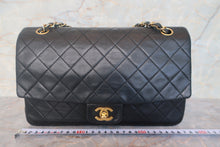 Load image into Gallery viewer, CHANEL Matelasse chain shoulder bag Lambskin Black/Gold hadware Shoulder bag 700120032