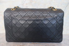 Load image into Gallery viewer, CHANEL Matelasse chain shoulder bag Lambskin Black/Gold hadware Shoulder bag 700120032