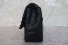Load image into Gallery viewer, CHANEL Matelasse chain shoulder bag Lambskin Black/Gold hadware Shoulder bag 700120032