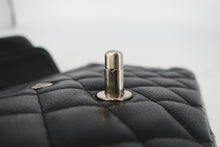 画像をギャラリービューアに読み込む, CHANEL/シャネル マトラッセWフラップWチェーンショルダーバッグ キャビアスキン ブラック/シルバー金具 ショルダーバッグ 800100004