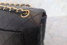 Load image into Gallery viewer, CHANEL Matelasse chain shoulder bag Lambskin Black/Gold hadware Shoulder bag 700120032