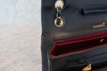 Load image into Gallery viewer, CHANEL Matelasse chain shoulder bag Lambskin Black/Gold hadware Shoulder bag 700120032