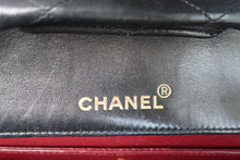 Load image into Gallery viewer, CHANEL Matelasse chain shoulder bag Lambskin Black/Gold hadware Shoulder bag 700120032