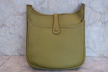 Load image into Gallery viewer, HERMES EVELYNE 2GM Clemence leather Anise green □H Engraving Shoulder bag 800080117