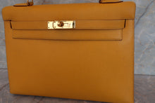 Load image into Gallery viewer, HERMES KELLY 32 Graine Couchevel leather Jaune 〇W Engraving Shoulder bag 700080175