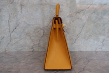 Load image into Gallery viewer, HERMES KELLY 32 Graine Couchevel leather Jaune 〇W Engraving Shoulder bag 700080175