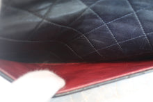 Load image into Gallery viewer, CHANEL Matelasse chain shoulder bag Lambskin Black/Gold hadware Shoulder bag 700120032