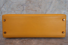 Load image into Gallery viewer, HERMES KELLY 32 Graine Couchevel leather Jaune 〇W Engraving Shoulder bag 700080175