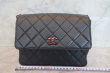 Load image into Gallery viewer, CHANEL Matelasse tortoiseshell chain shoulder bag Lambskin Black Hand bag 700120122
