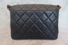 Load image into Gallery viewer, CHANEL Matelasse tortoiseshell chain shoulder bag Lambskin Black Hand bag 700120122